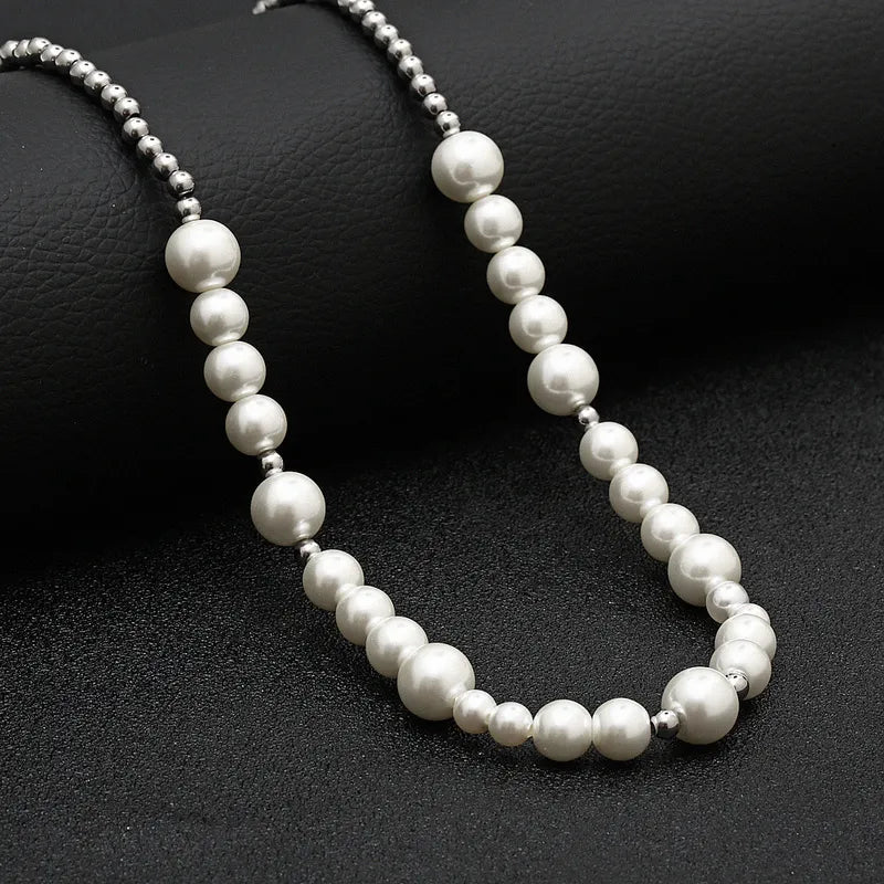 Collier Maille À Billes Plaqué Or Blanc Et Perles Artificielles.